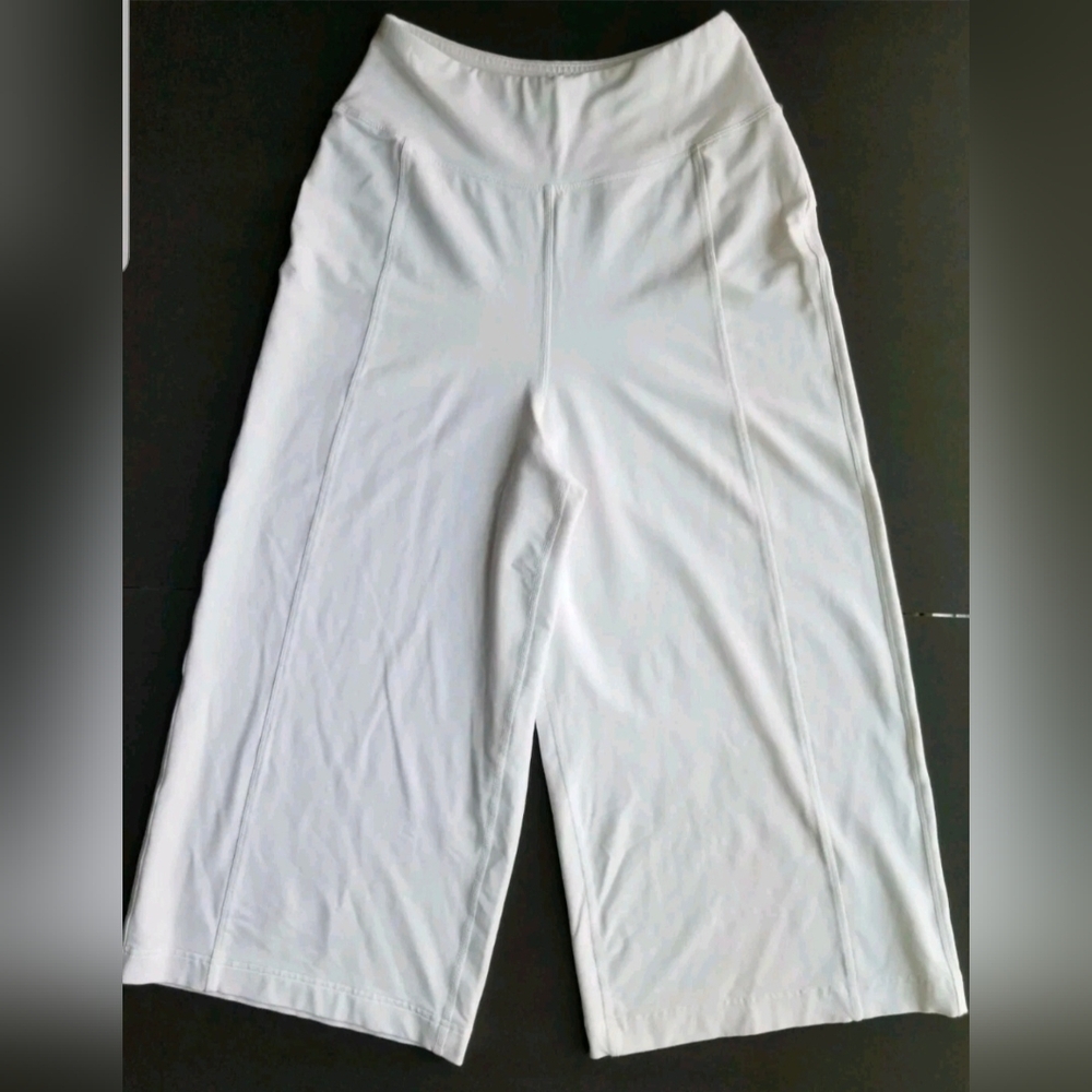 Lululemon Women's Blissed Out Culottes White Modal French Terry Relaxed Fit Sz 4